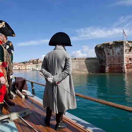 Cosmopoli Via Della Campana Портоферрайо