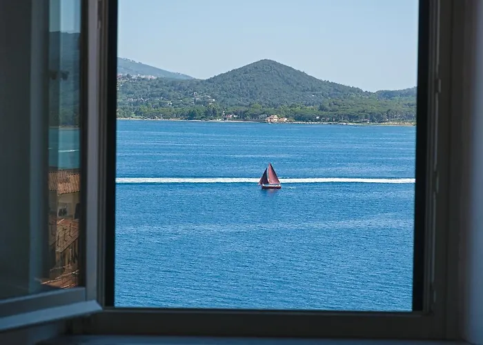 Апартаменты Cosmopoli Via Della Campana